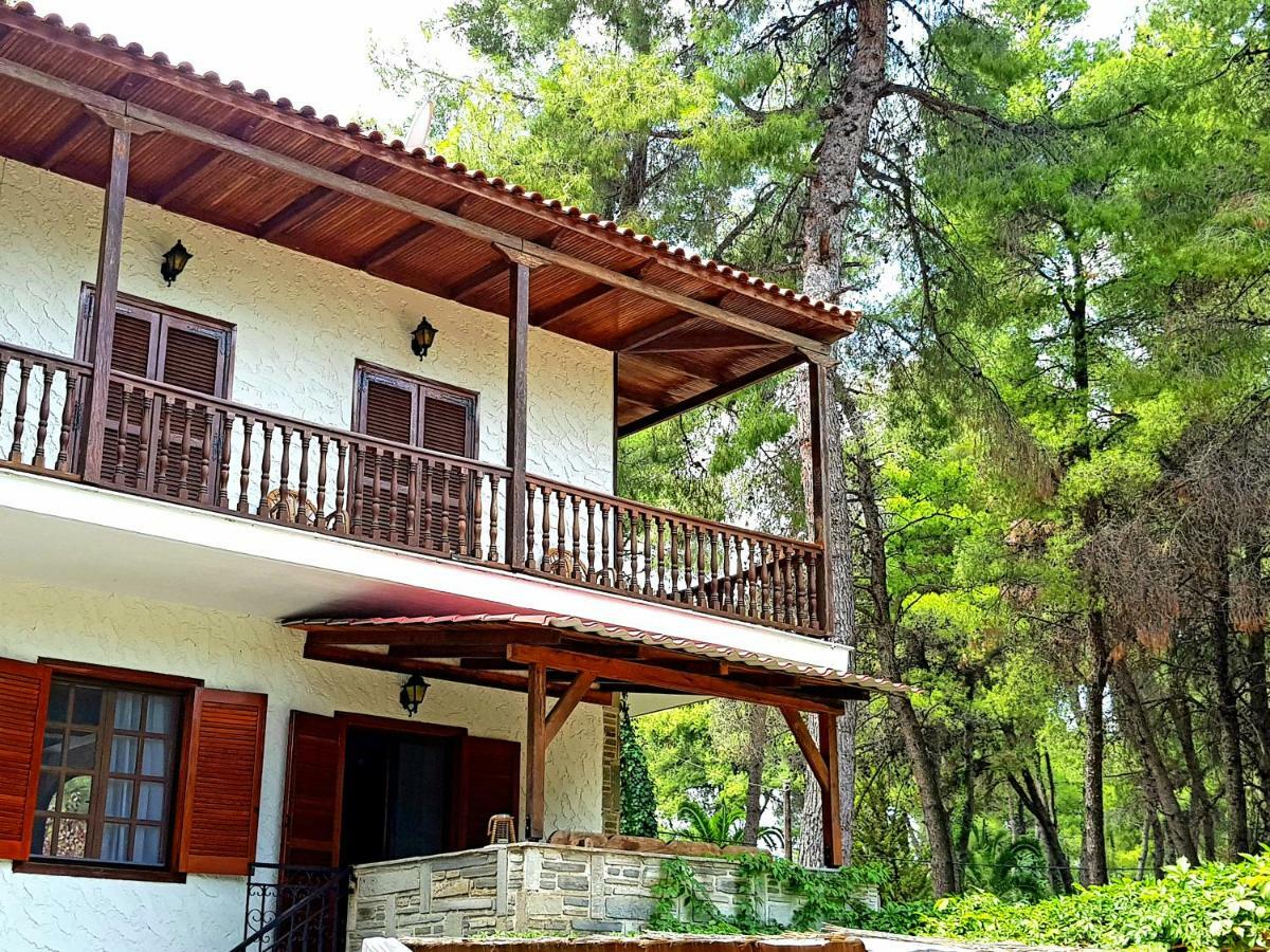 Wood And Stone Villa Száni-part Kültér fotó